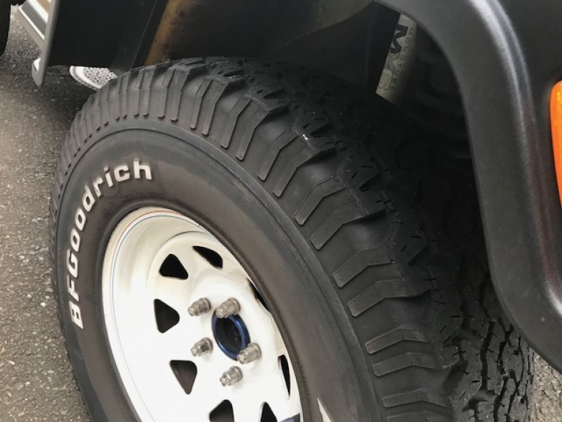 タイヤホイール前