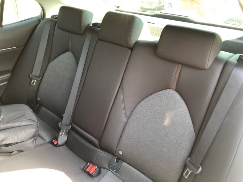 内装後方シート