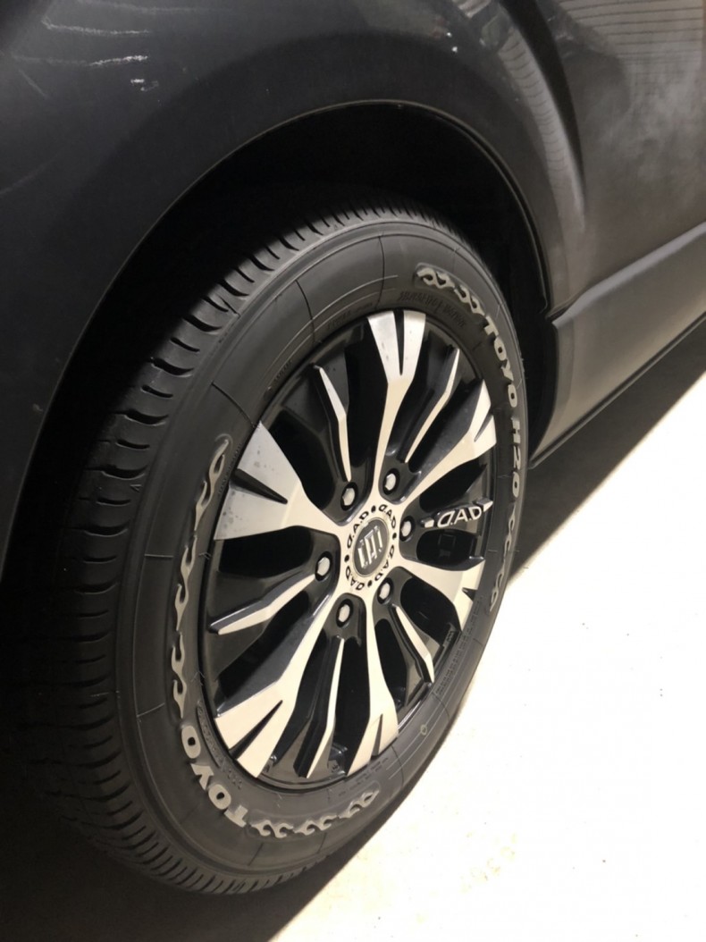 タイヤホイール前