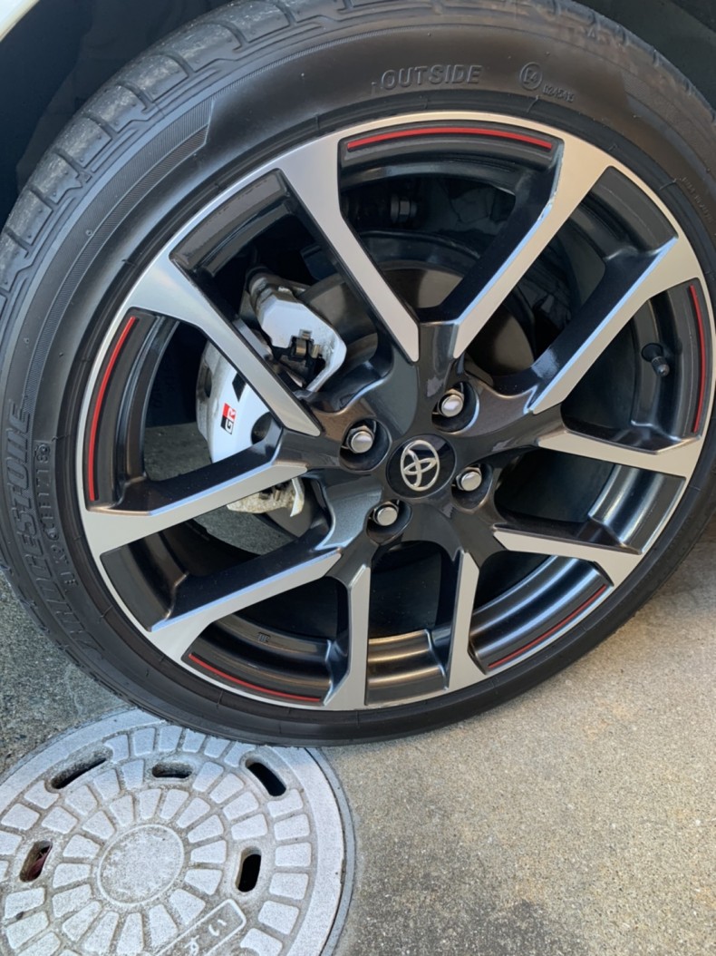 タイヤホイール前