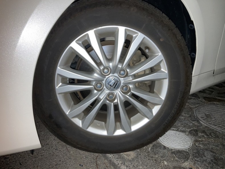 タイヤホイール前