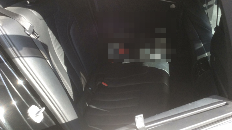 内装後方シート