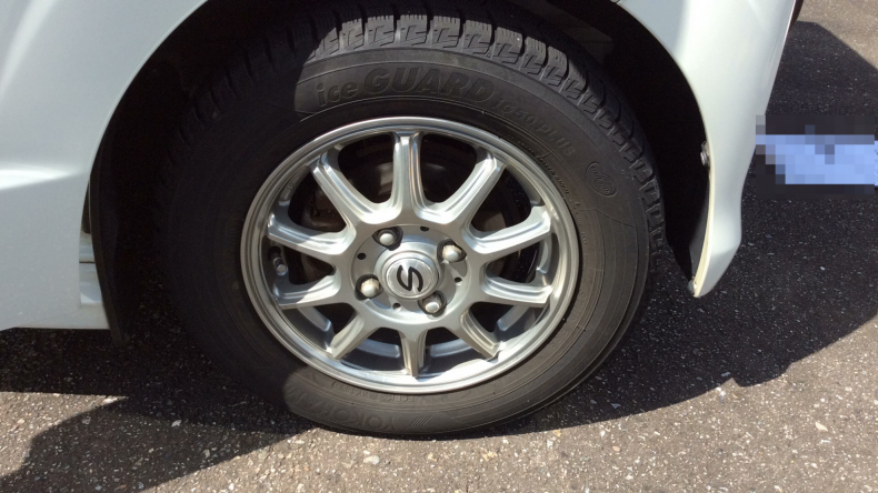 タイヤホイール前