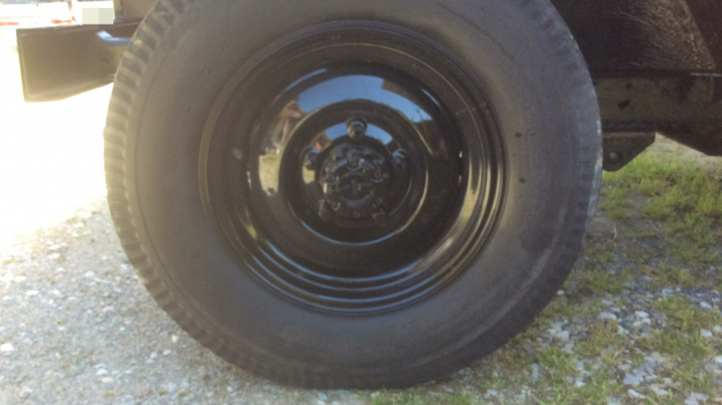 タイヤホイール前