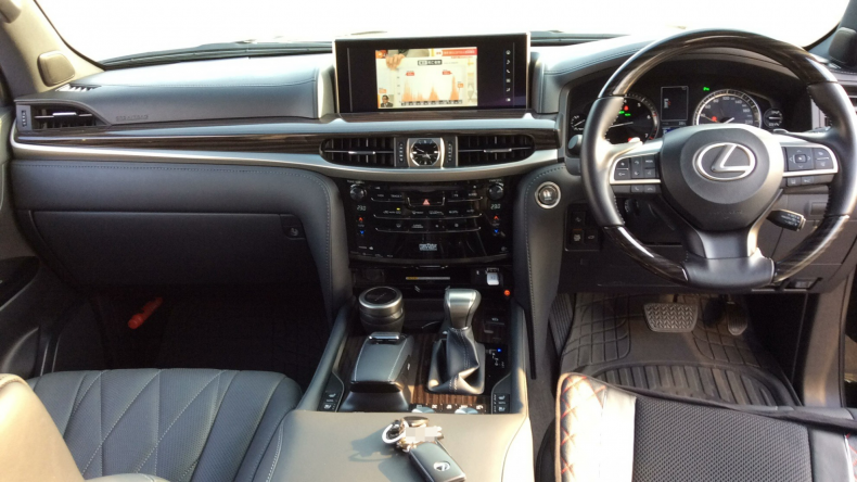 内装インパネ全体