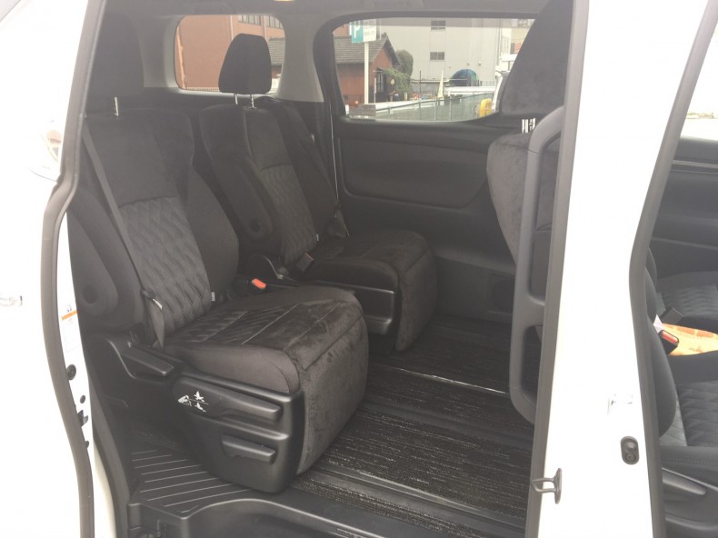 内装後方シート