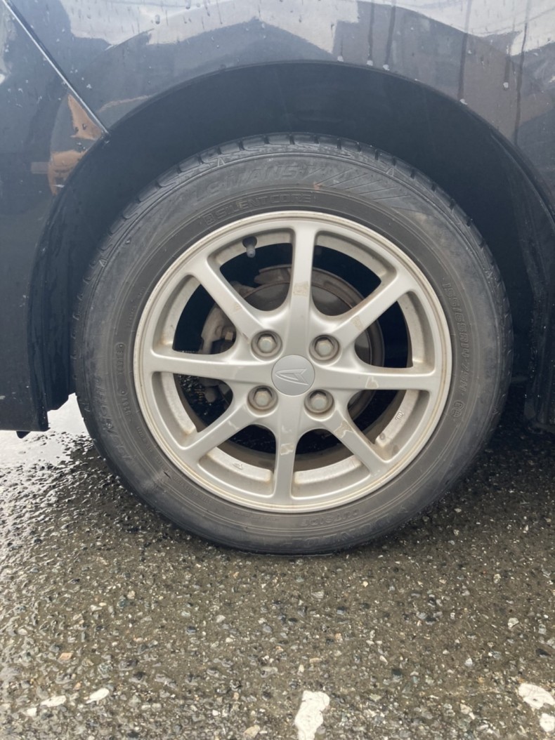 タイヤホイール前