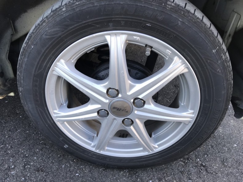 タイヤホイール前