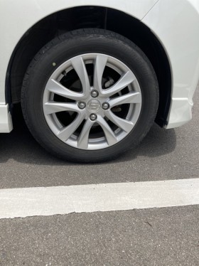 タイヤホイール前