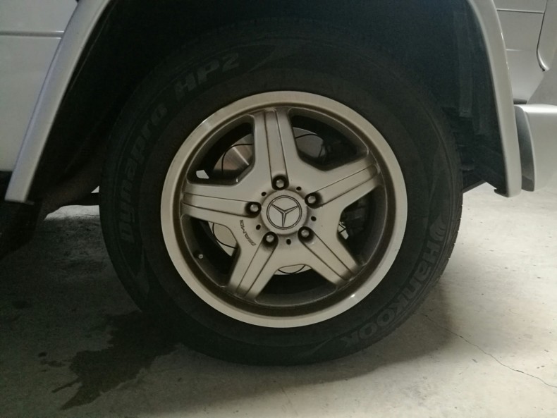 タイヤホイール前