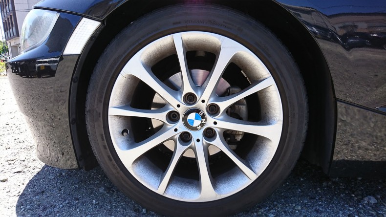 タイヤホイール前