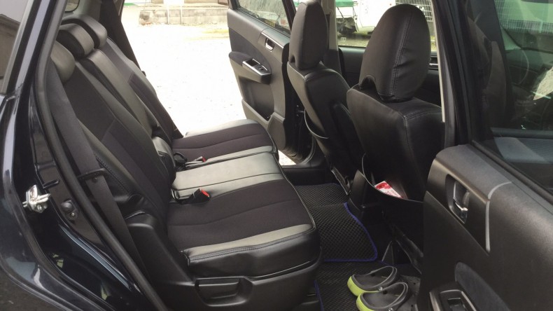 内装後方シート