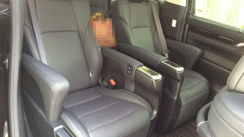 内装後方シート