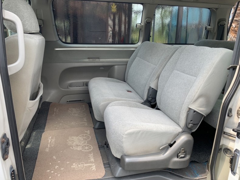 内装後方シート