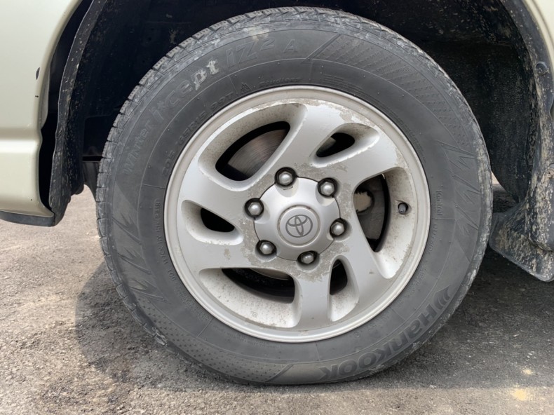 タイヤホイール前