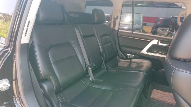 内装後方シート