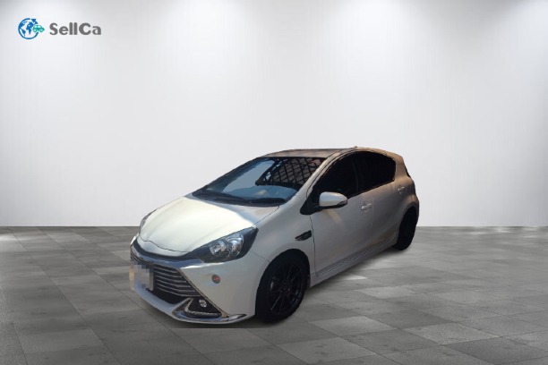 トヨタ/アクア-122311