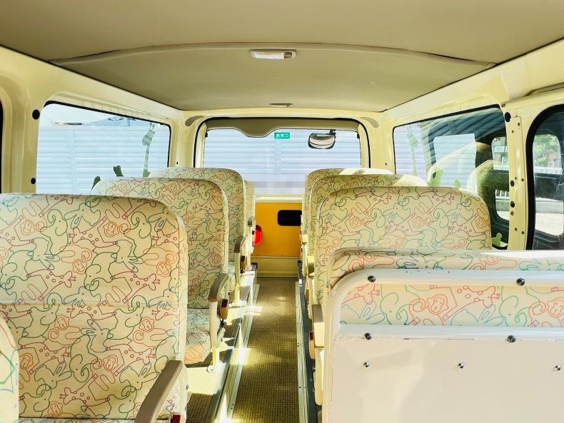 内装後方シート