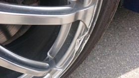 タイヤホイール前