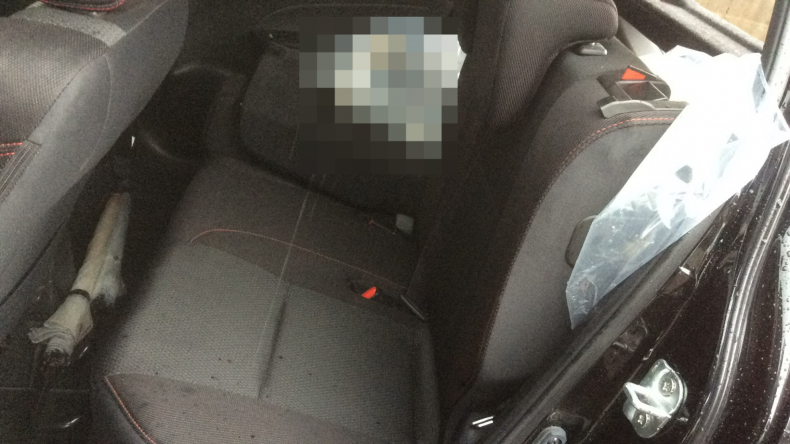 内装後方シート