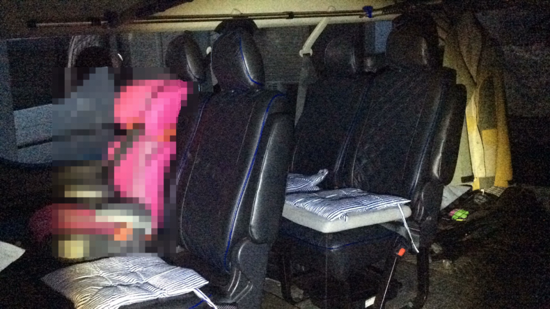 内装後方シート