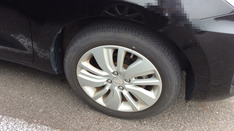 タイヤホイール前