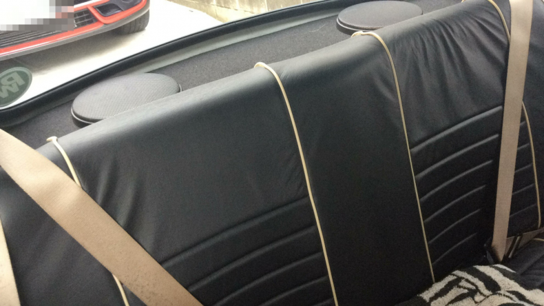 内装後方シート