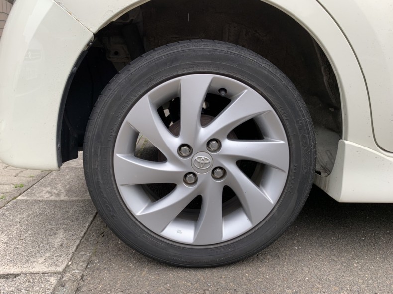 タイヤホイール前