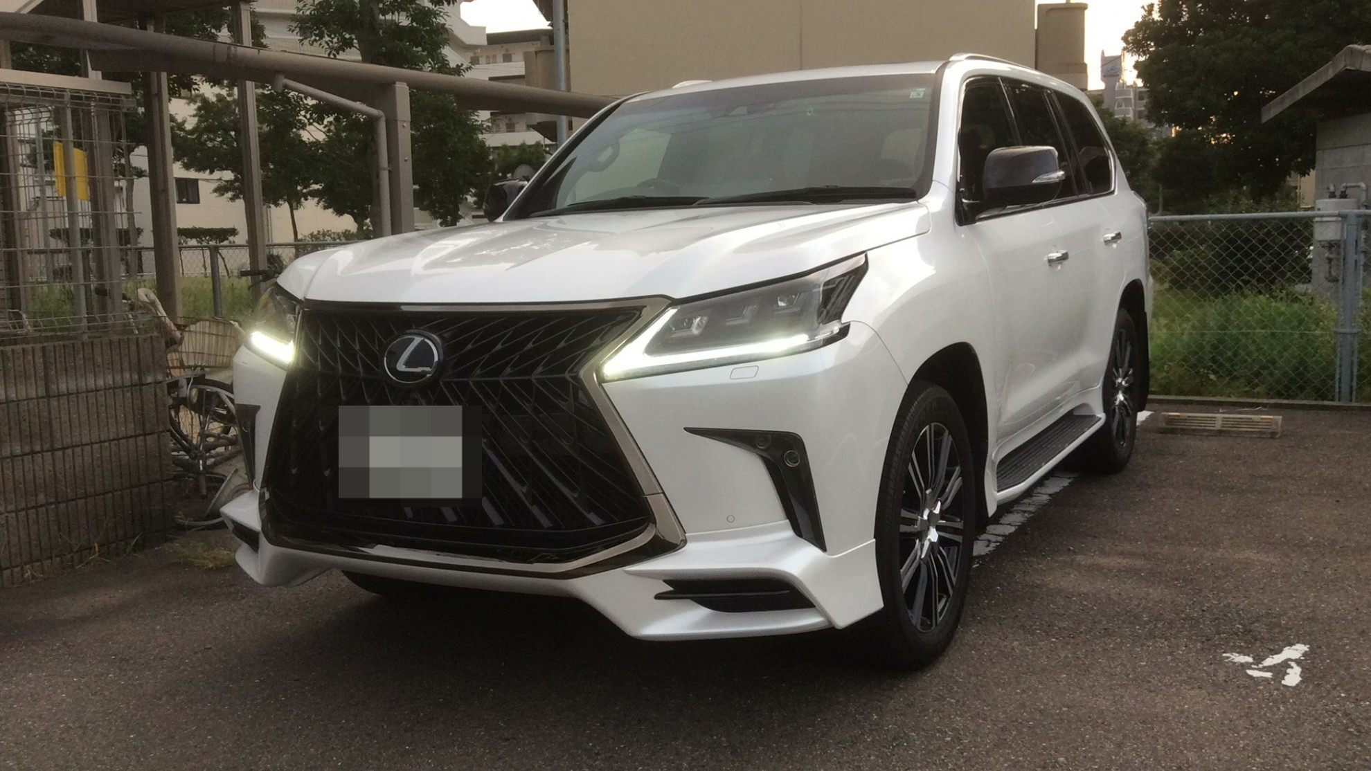 2022年7月成約のＬＸ ＬＸ５７０ブラックシークエンスのメイン画像