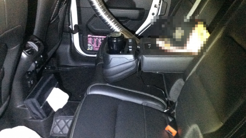 内装後方シート