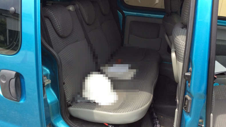 内装後方シート