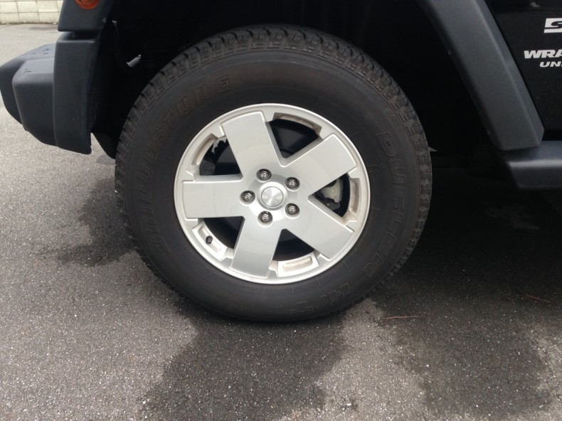 タイヤホイール前