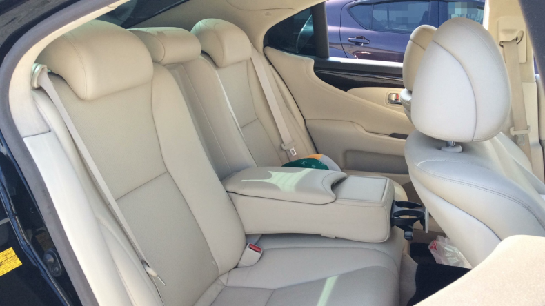 内装後方シート