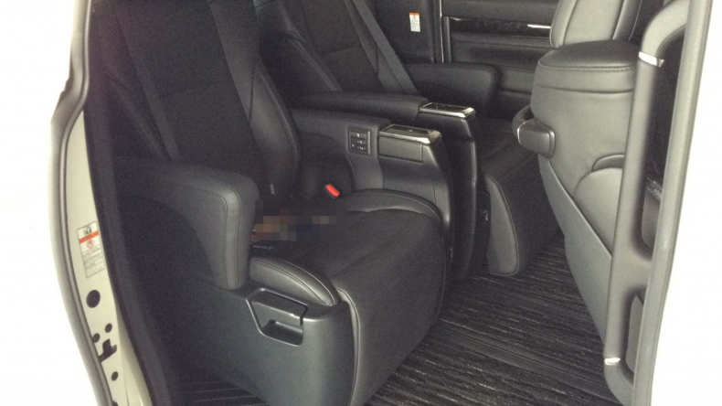 内装後方シート