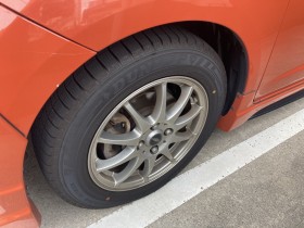 タイヤホイール前