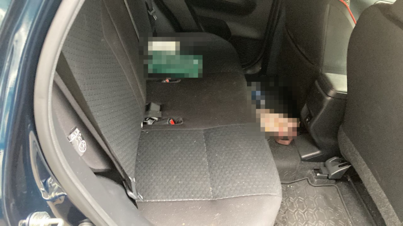 内装後方シート