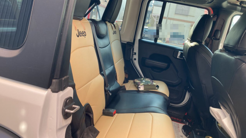 内装後方シート