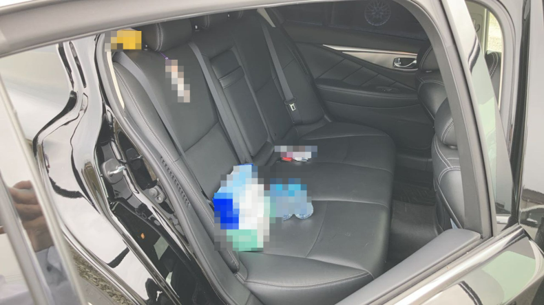 内装後方シート