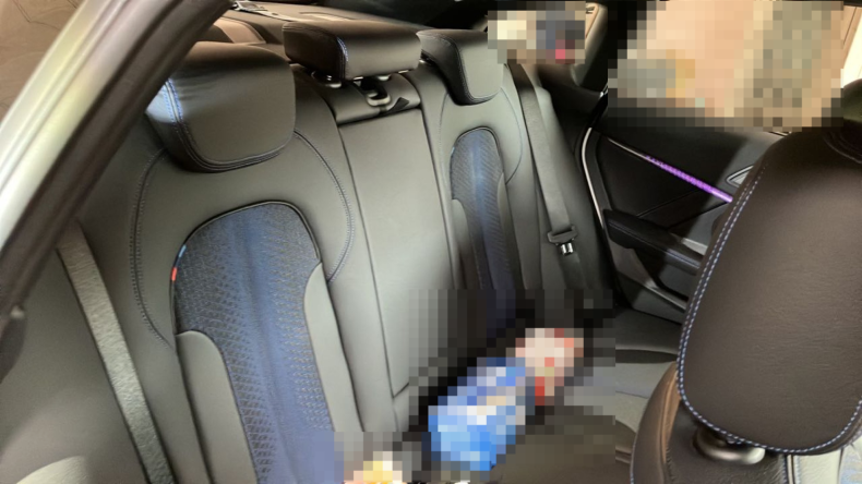 内装後方シート