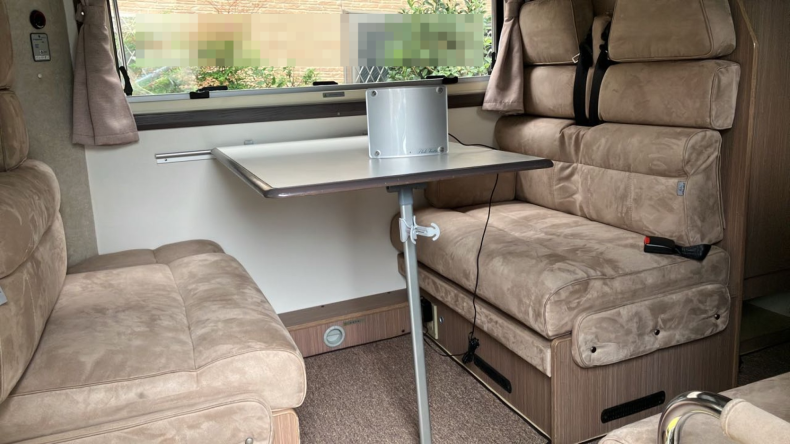 内装後方シート