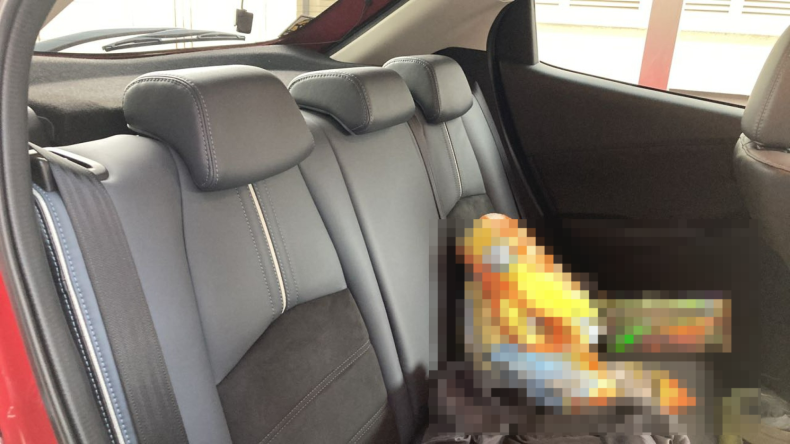 内装後方シート