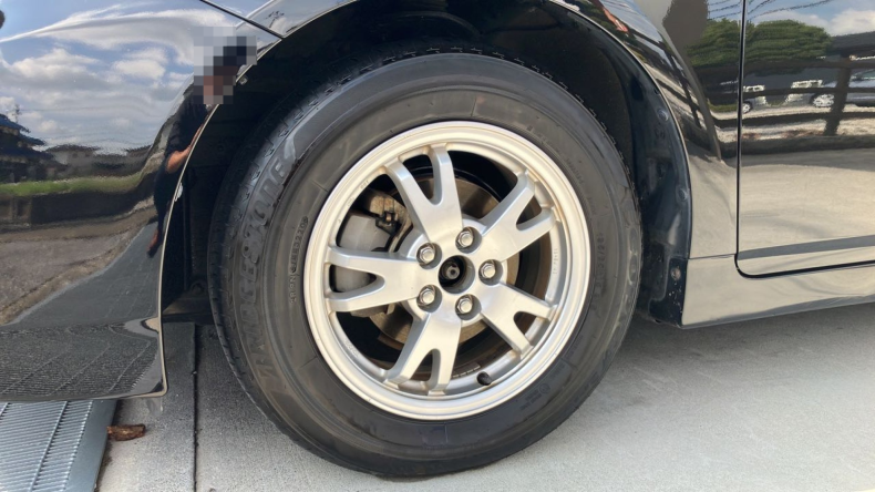 タイヤホイール前