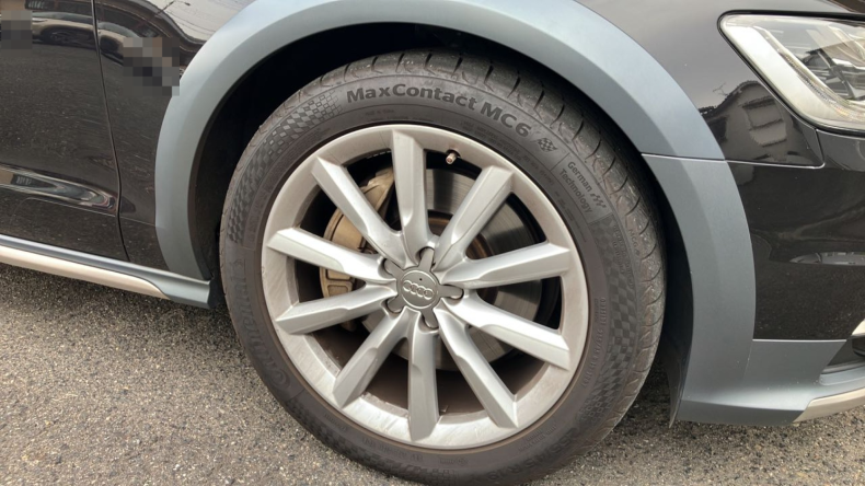 タイヤホイール前