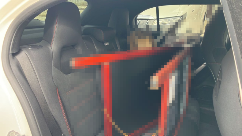 内装後方シート