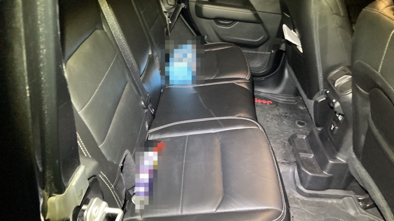 内装後方シート