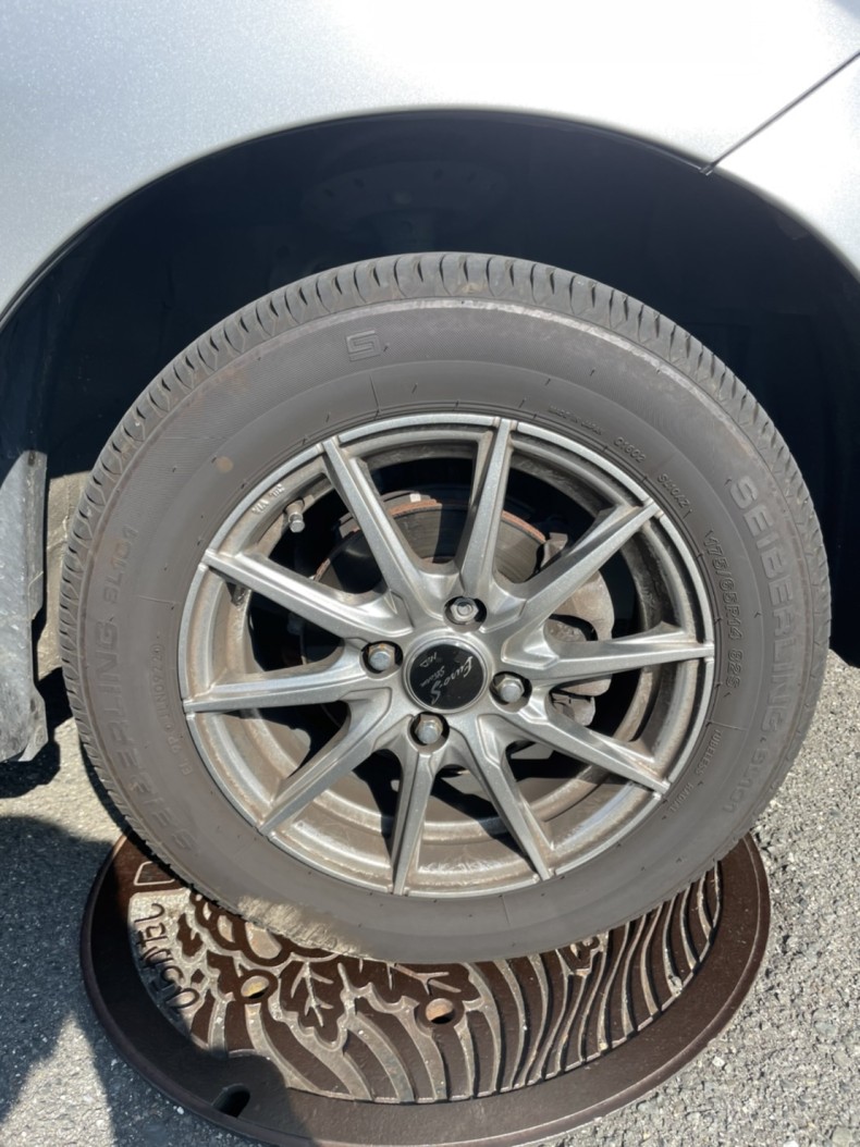 タイヤホイール前