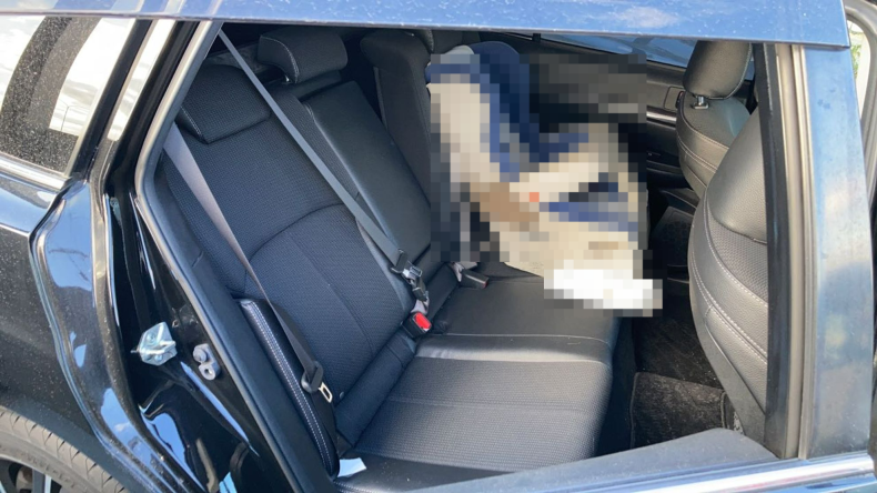 内装後方シート