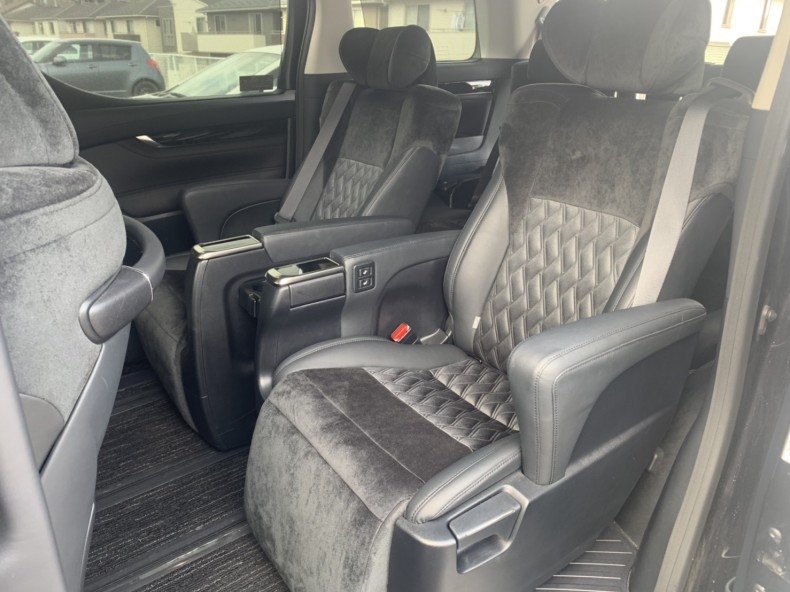 内装後方シート