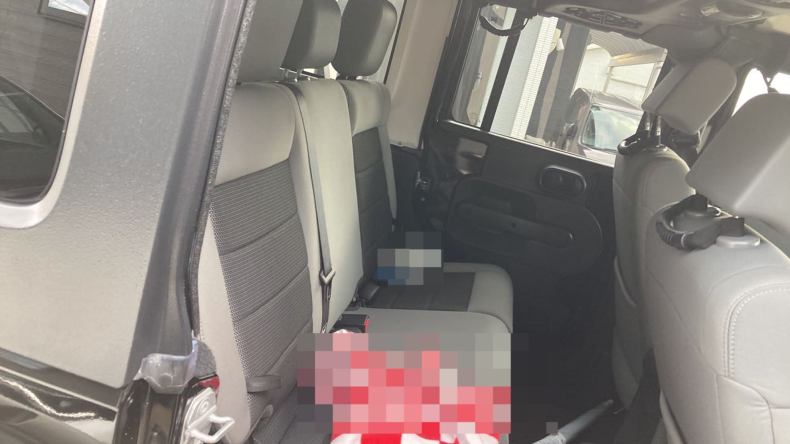 内装後方シート