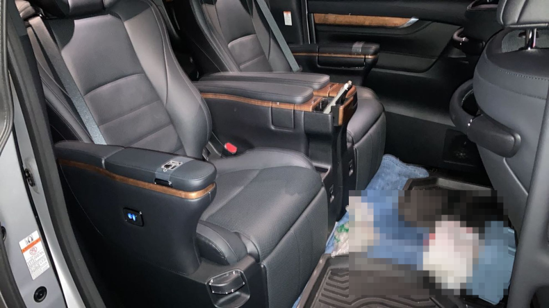 内装後方シート